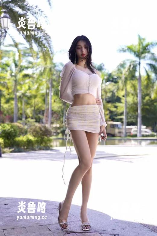微密圈 - 徐珺大哥的制服写真分享，时髦得我想赞不绝口。