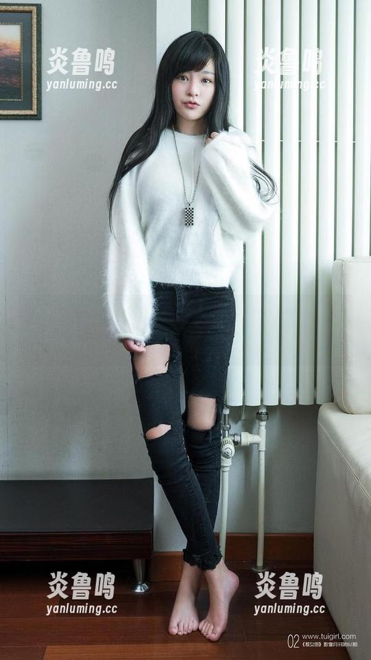 推女郎 - 王馨瑶的无圣光写真，一抹甜心中隐藏的轻盈感。