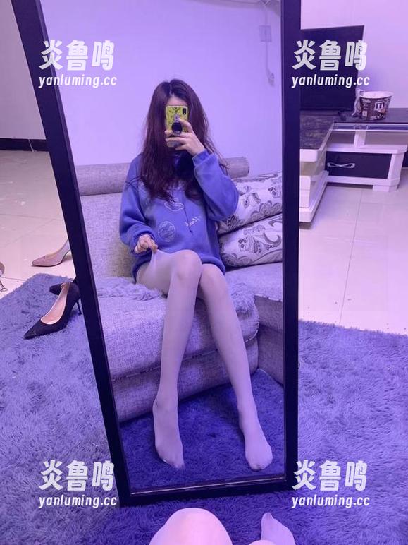 微密圈 - 微信朋友圈系列：提袜少女竟然把私房图集变得这么有趣！