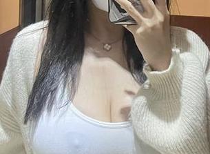 微密圈 – 白衬衫or全套？是可馨吖让我有点模糊了究竟是哪一个，反正都好看！