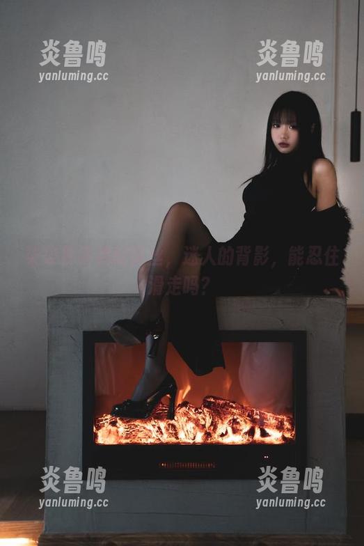 柒柒要乖哦的蕾丝，迷人的背影，能忍住滑走吗？