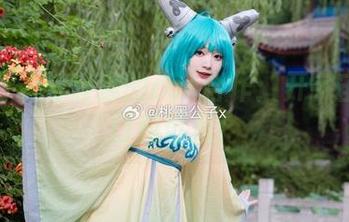 桃墨公子与蓝猫的cos合作：开宇宙的拗口和可爱！