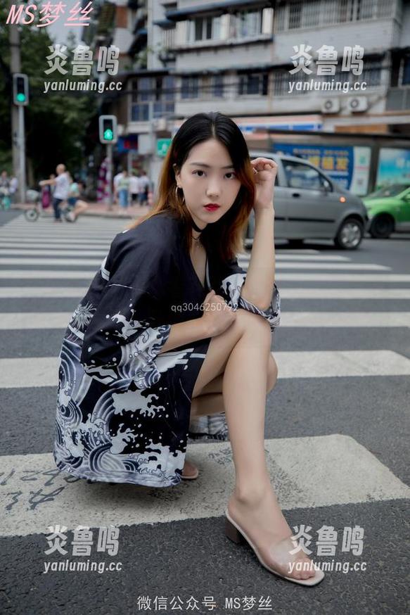 梦丝女神 - 免费看花月舞的美腿套图，让你自信觉醒，卧槽，这腿也太能走了吧！