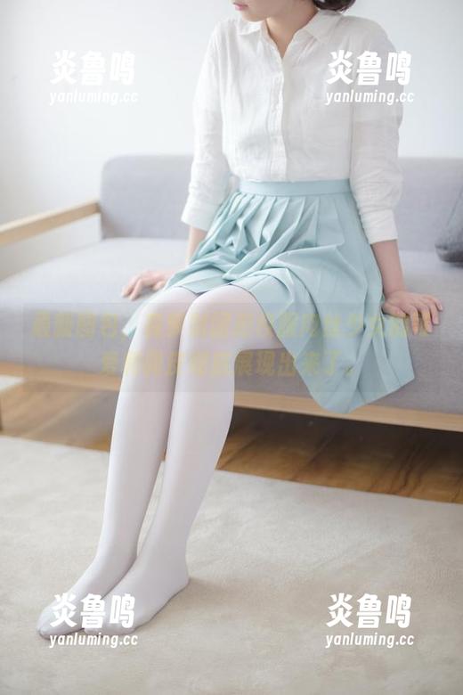 最新图包，森萝财团把校服肉丝少女的可爱和调皮彻底展现出来了。