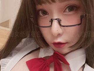 次屁啦的透明女仆私拍合集，细腻到让人心痒的每一刻