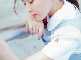 波萝社 – 说是泳衣图册，看到最后pareciaque是柳侑绮在水里流连忘返啦！