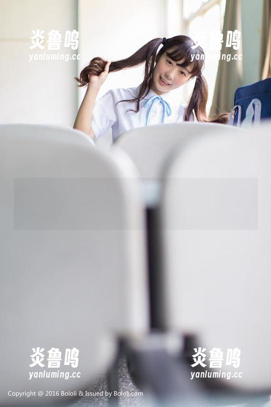 波萝社 - 私拍大解放：柳侑绮的秘书图包，职场的另一面！