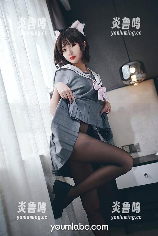 炸蛋Boom在线倾情演绎，浴室黑丝图集中的玩味与戏谑！