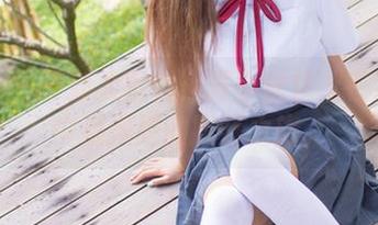 爱蜜社 – 更新大事件：夏小秋秋秋在水手服中继续她的撒娇之旅。