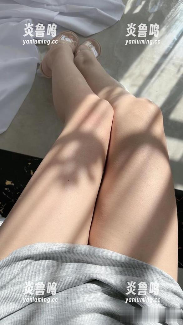 微密圈 - 不是你想的那样！猪饲料与水手服写真——下载后再说！