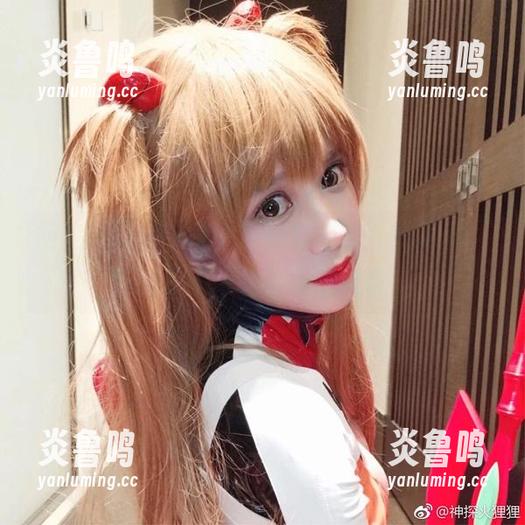 网盘收藏“神探火狸狸办公室”的写真，瞄到了不一样的职场风味。