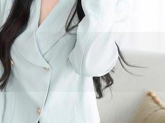 秀人网 – Egg_尤妮丝的日常：写真合集，画风突变，连猫都想学摆姿势！