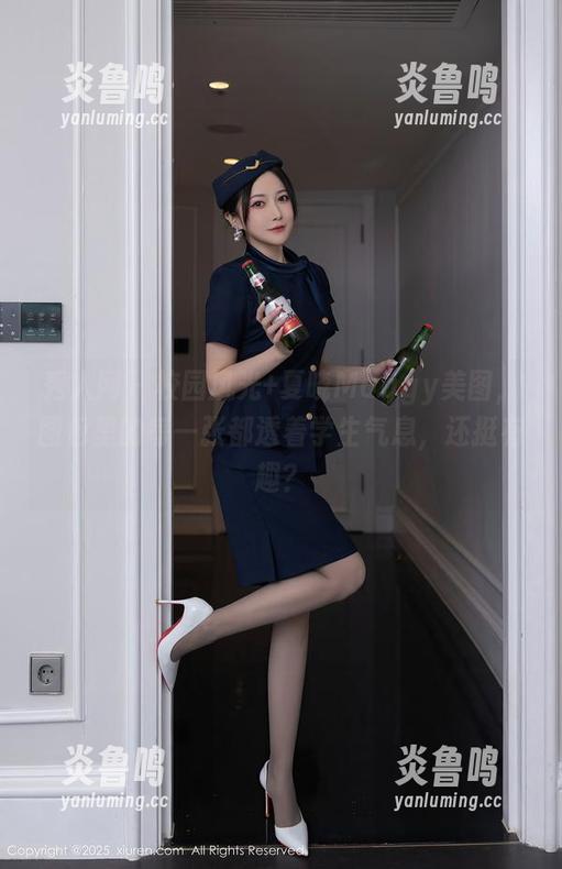 秀人网 – 校园风光+夏晓Maggy美图，图包里的每一张都透着学生气息，还挺有趣？