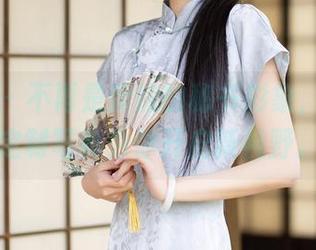 秀人网 – 不再是传统的秘书形象，娜比的定制写真为你开启新视野。
