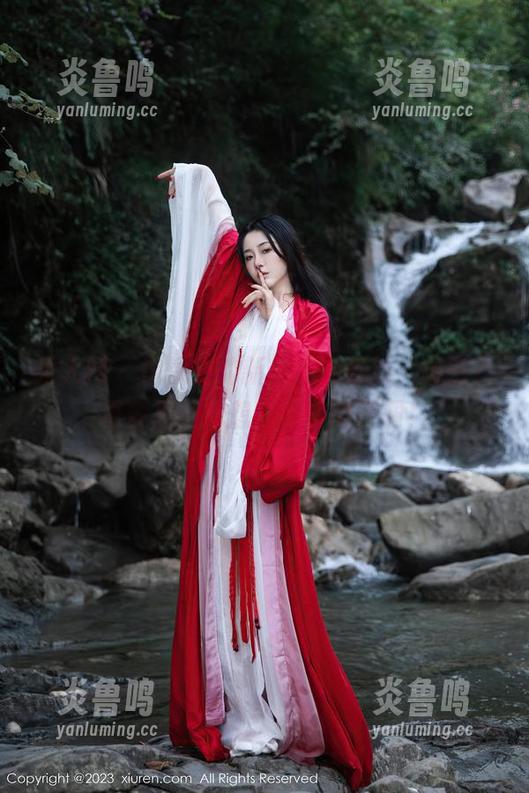 秀人网 - 悦悦姐的新作品集更新，秘密？更多是让你想入非非的调调！