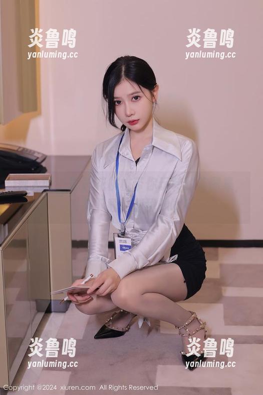 秀人网 - 明日花桃桃带你玩转豹纹图集，快来下载，别犹豫啦！