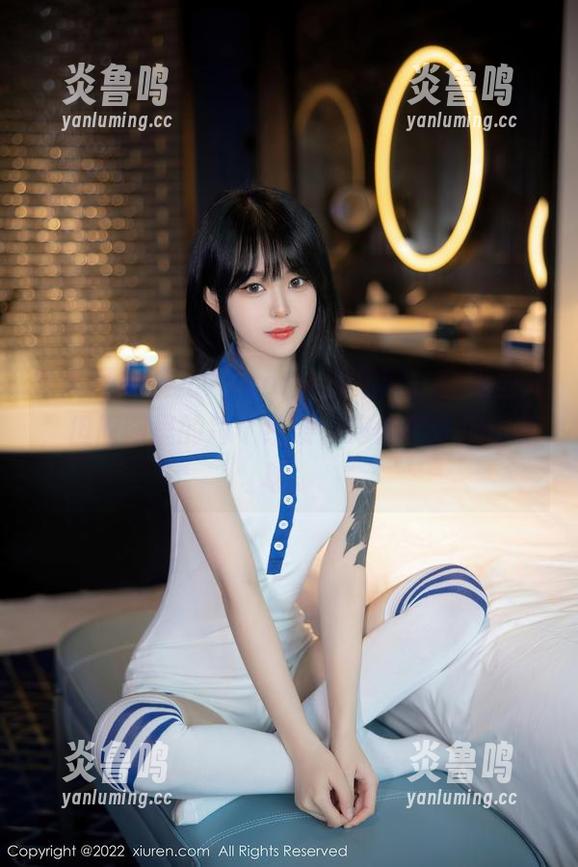 秀人网 - 果儿victoria的吊带，它无圣光，但原图里的每个线条，好像都在挑逗眼球。