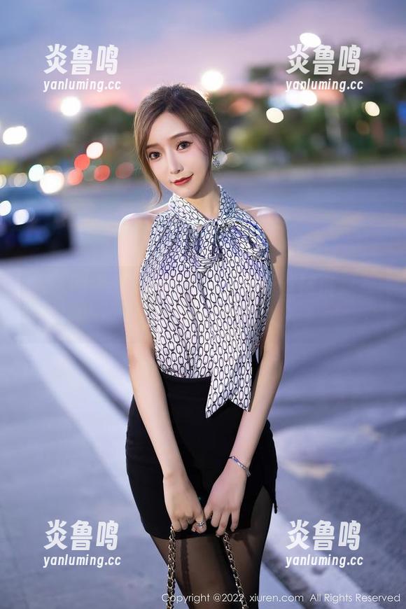 秀人网 - 糯美子Mini的免费丝袜资源，你敢不敢点进去？
