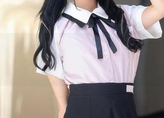 秀人网 – 每次看到陆萱萱的眼镜作品，都会思考要不要下载来….