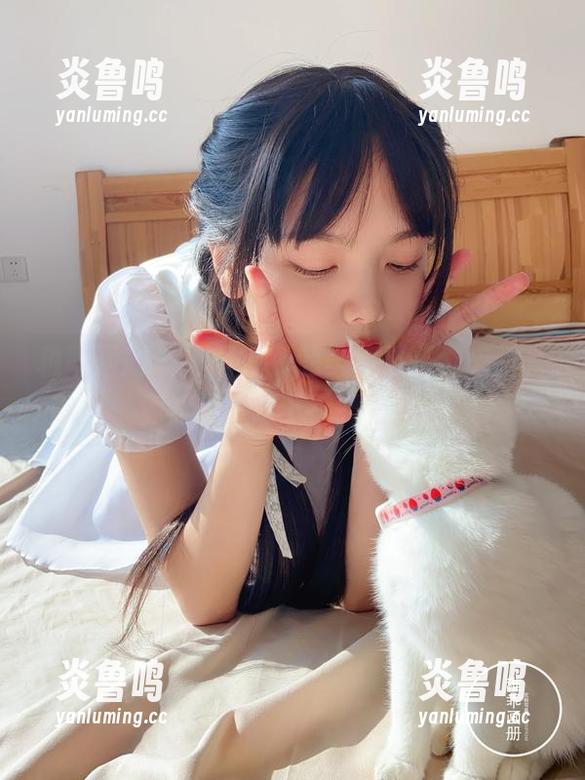 稚乖画册 - 赤西夜夜的美图更新又来了，竟然又拿水下特技炫技？