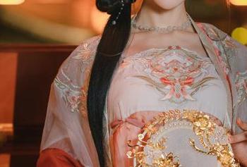 紫氯氯的女仆套图——逗趣态度，等你下载！