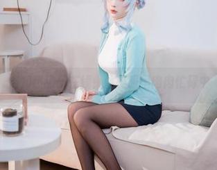 肉扣热热子在线，体操服里肉肉忙碌中