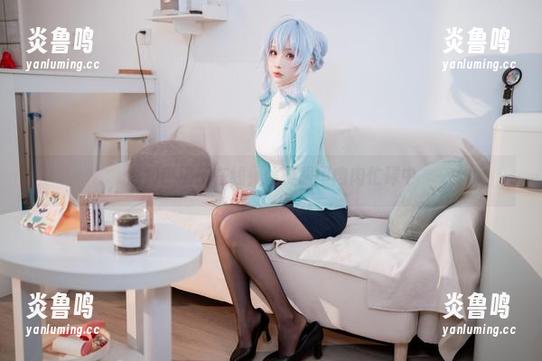 肉扣热热子在线，体操服里肉肉忙碌中