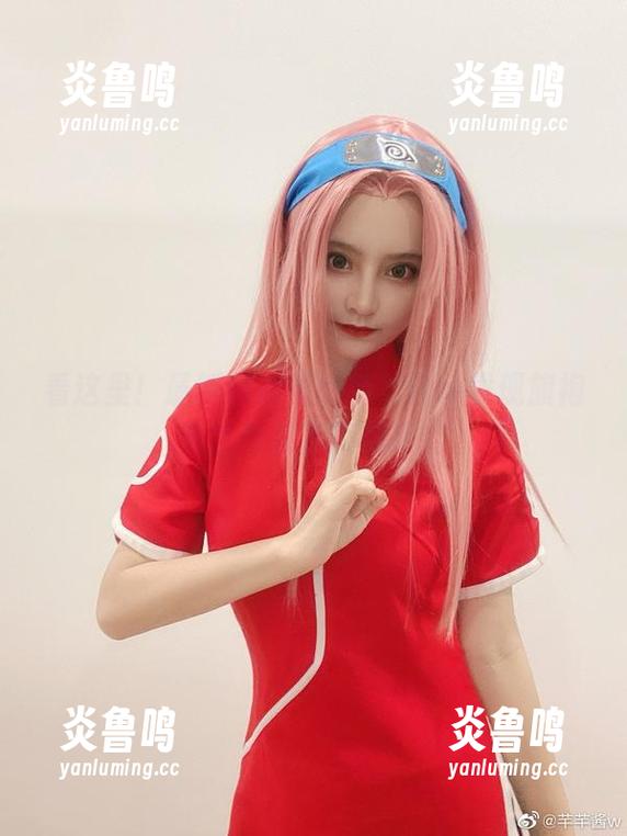 看这里！最新图库里的芊芊酱w发现旗袍竟然也能库存肌肉！