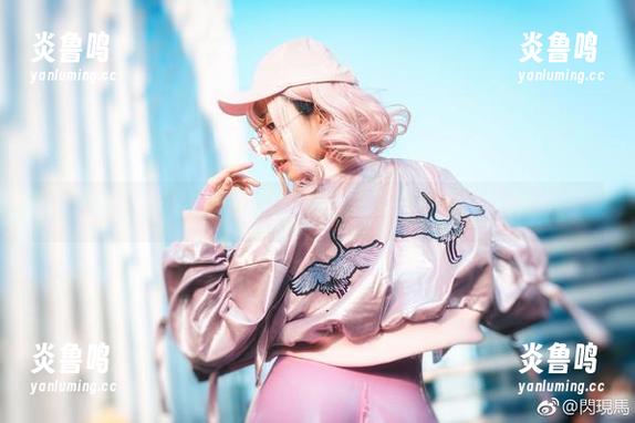 来玩玩菌烨tako的空姐作品合集，透露与掩饰的暧昧恰到好处