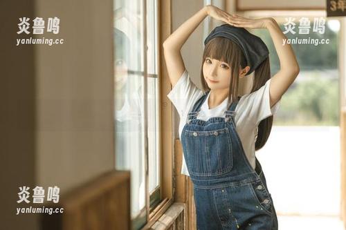 在蠢沫沫的私拍写真里，内衣不仅仅是衣服