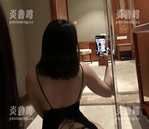 微密圈 - 白色珍珠定制版，詹詹带你飞跃发自内心的图片分享！