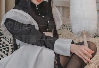 老百姓眼中的美，一看就是起起子vvvv的最新写真——镜中痴姬。