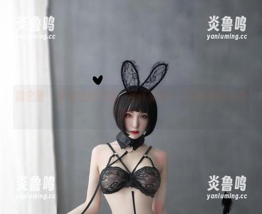 微密圈 - 学妹私房作品：超辣的林一，你当她是小白兔吗？