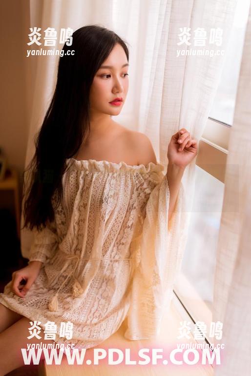 轰趴猫 - Ellie艾栗栗写真，修女的世界似乎有些奇怪又好玩