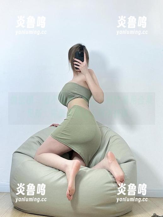 微密圈 - 时不我待，醇子小姨比基尼合集更新，完美身姿让人目不转睛。