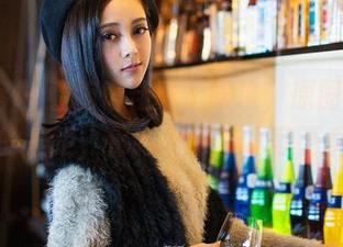 青豆客 – 看施忆佳戴上眼镜，原图vs.我自拍的差距，保存好比省钱可更重要！