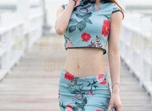 魅妍社 – 看！黄歆苑的白丝，图库里藏着的暧昧气息