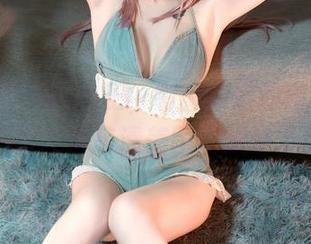 鹿八岁baby女王，有种莫名的高冷，你不信？看高清美图就知道了！