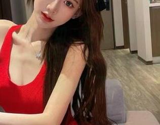 微密圈 – 停止一切，黎允熙baby的枣红睡裙出现在免费写真里，是时候重新定义“慵懒”了。